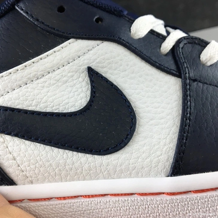 Ember  553558-481 1 Jordan Obsidian Low Glow 0409